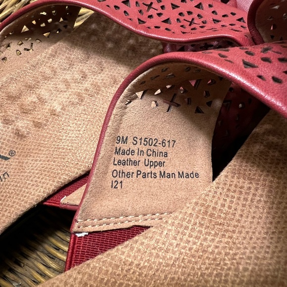 Soft walk wedge sandals 9M - Picture 2 of 5